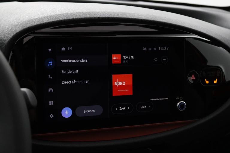 Toyota Aygo X - 1.0 VVT-i S-CVT Premium 8