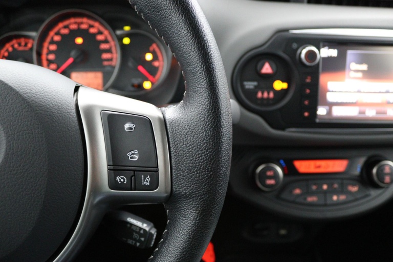 Toyota Yaris - 1.3 VVT-i Trend 21