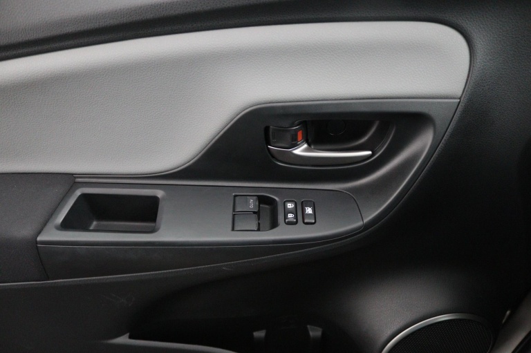 Toyota Yaris - 1.3 VVT-i Trend 28