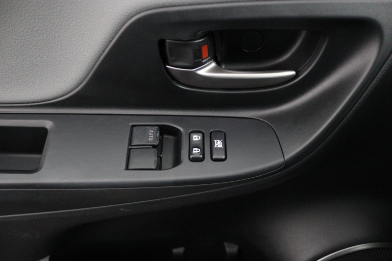 Toyota Yaris - 1.3 VVT-i Trend 29