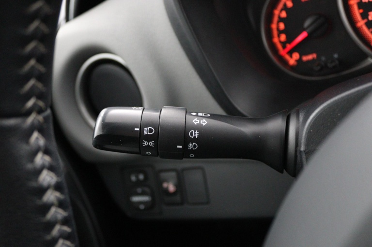 Toyota Yaris - 1.3 VVT-i Trend 32