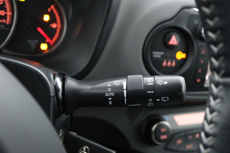 Toyota Yaris - 1.3 VVT-i Trend 33