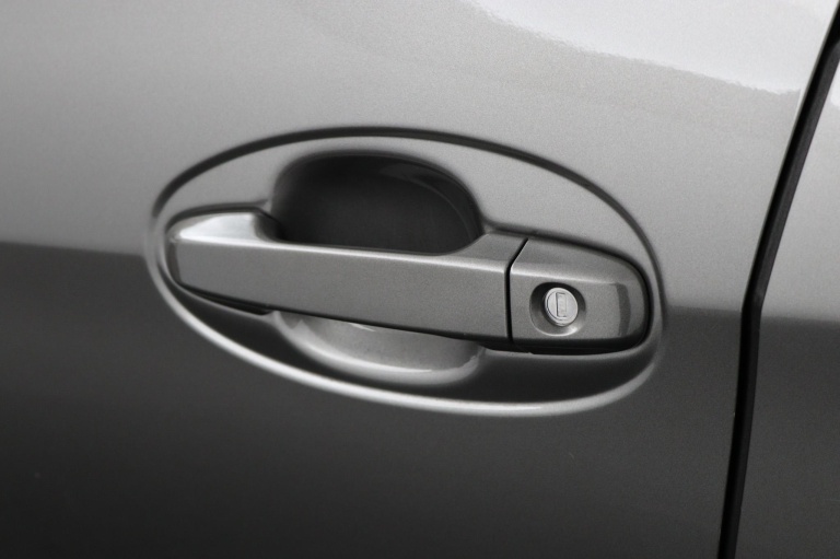 Toyota Yaris - 1.3 VVT-i Trend 38