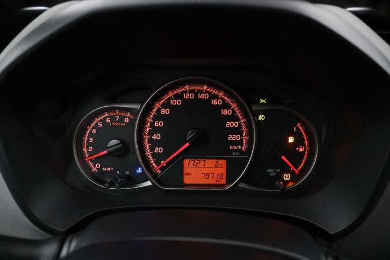 Toyota Yaris - 1.3 VVT-i Trend 6