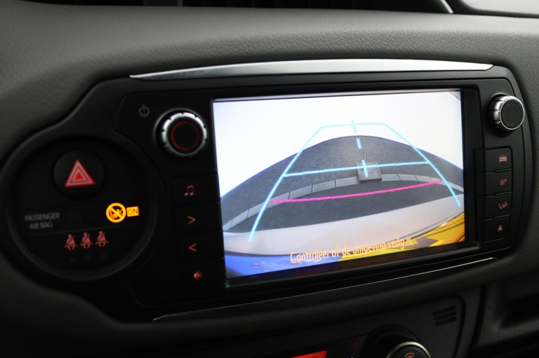 Toyota Yaris - 1.3 VVT-i Trend 9