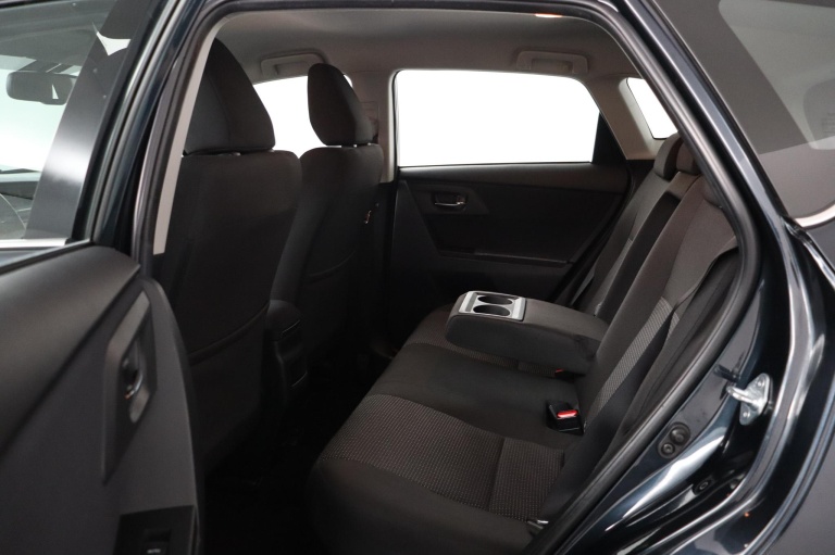 Toyota Auris - 1.8 Hybrid Dynamic 16