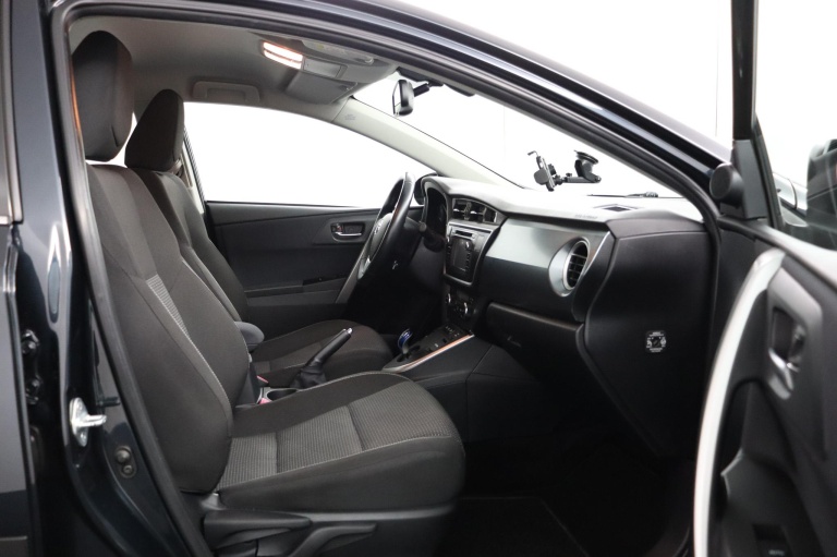 Toyota Auris - 1.8 Hybrid Dynamic 18
