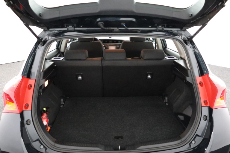 Toyota Auris - 1.8 Hybrid Dynamic 21