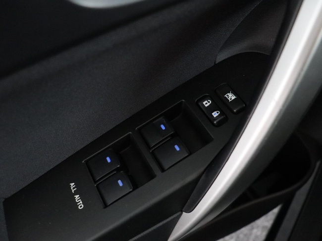 Toyota Auris - 1.8 Hybrid Dynamic