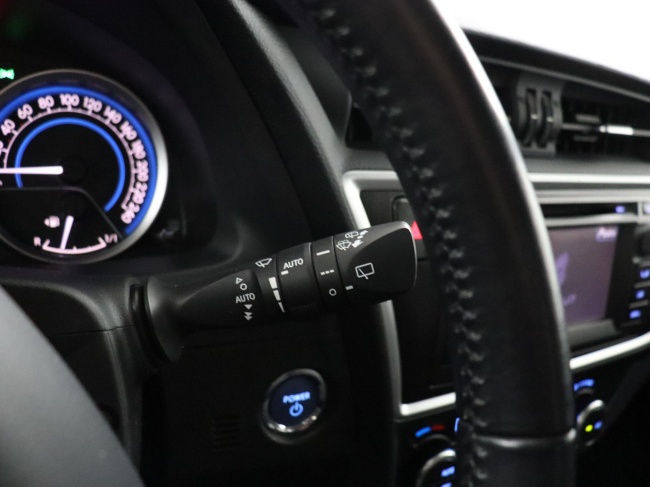 Toyota Auris - 1.8 Hybrid Dynamic