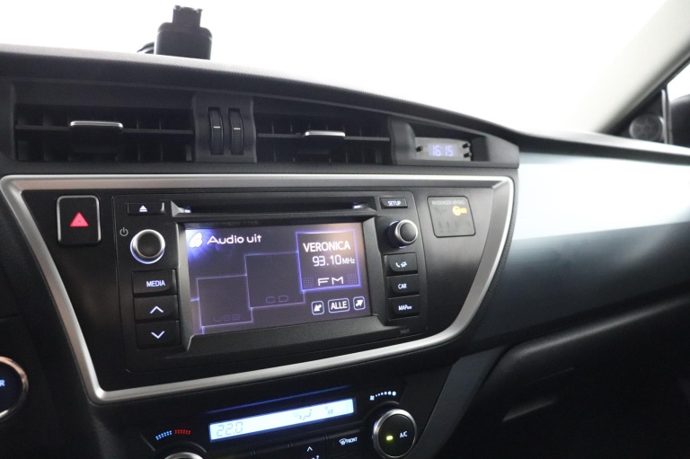 Toyota Auris - 1.8 Hybrid Dynamic 37