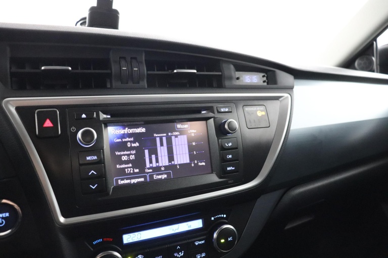 Toyota Auris - 1.8 Hybrid Dynamic 38