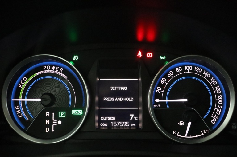 Toyota Auris - 1.8 Hybrid Dynamic 6