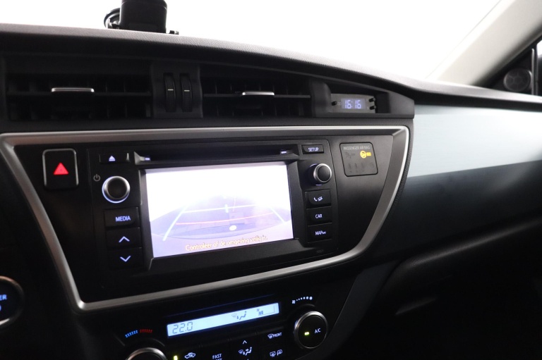 Toyota Auris - 1.8 Hybrid Dynamic 7