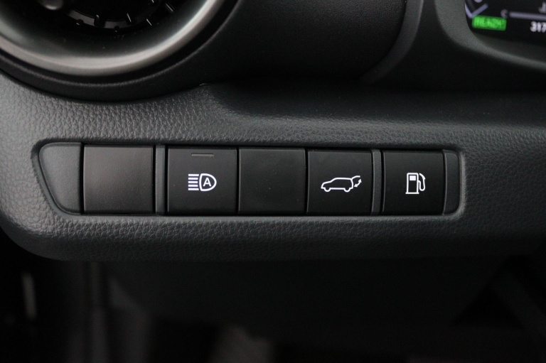 Toyota C-HR - 1.8 Hybrid 140 First Edition 29