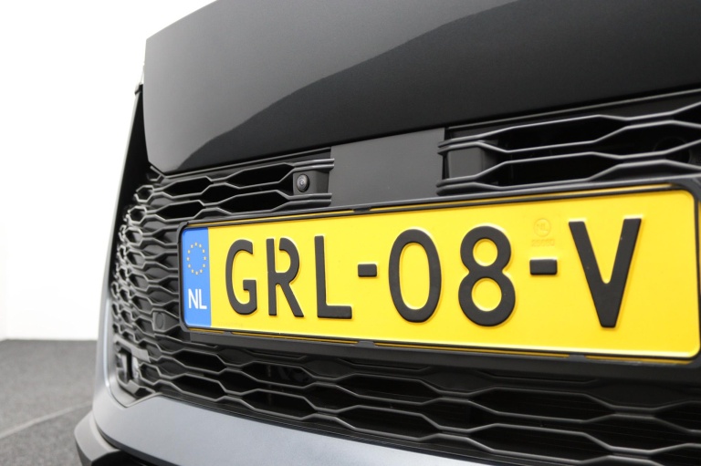 Toyota C-HR - 1.8 Hybrid 140 First Edition 37