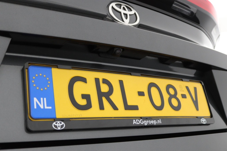 Toyota C-HR - 1.8 Hybrid 140 First Edition 39