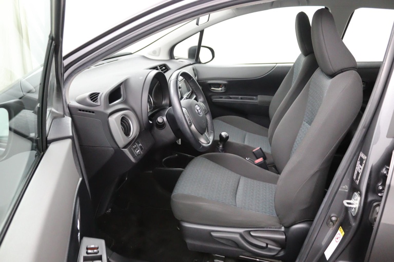 Toyota Yaris - 1.0 VVT-i Aspiration 9