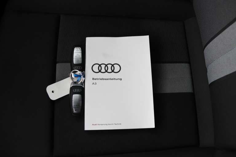 Audi A3 Sportback - 35 TFSI S edition 8