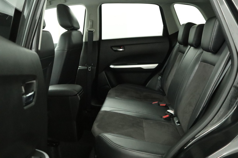 Suzuki Vitara - 1.6 High Executive 18