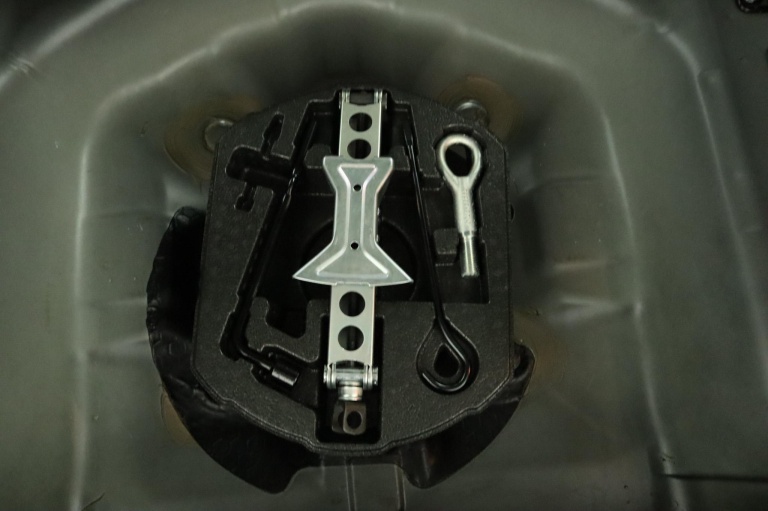 Suzuki Vitara - 1.6 High Executive 34