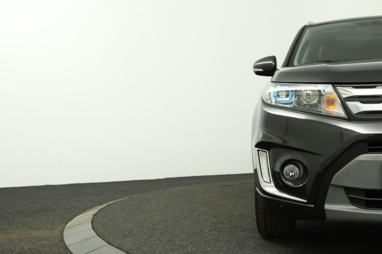 Suzuki Vitara - 1.6 High Executive 36