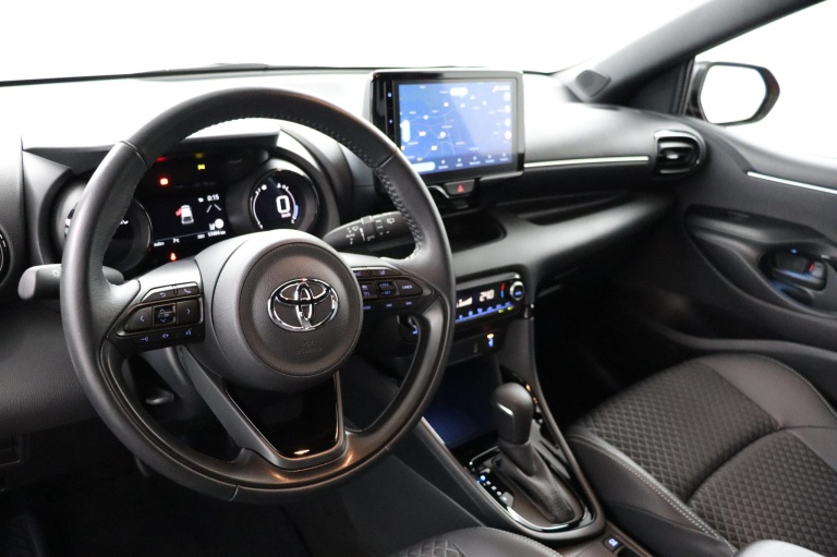 Toyota Yaris - 1.5 Hybrid Executive 19