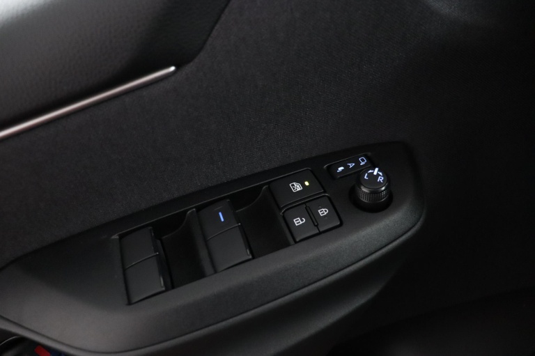 Toyota Yaris - 1.5 Hybrid Executive 29