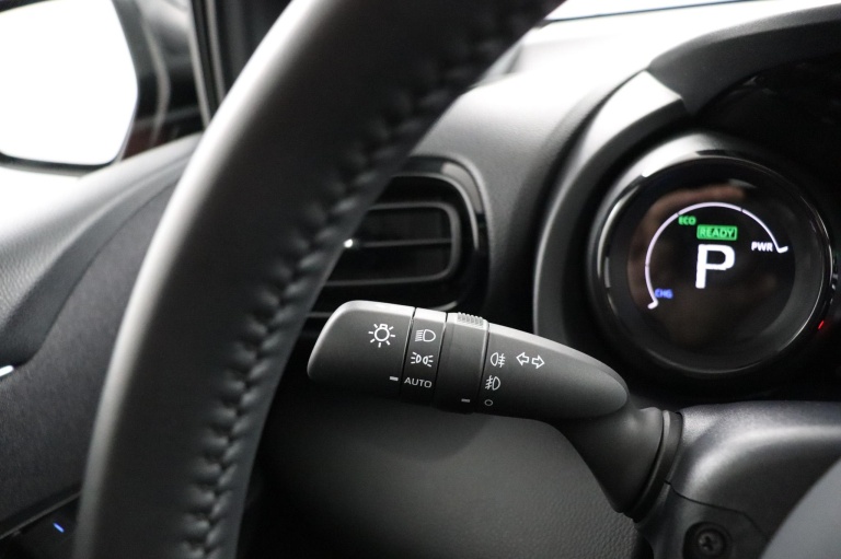 Toyota Yaris - 1.5 Hybrid Executive 31