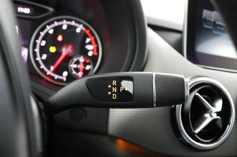 Mercedes-Benz B-klasse - 180 Lease Edition Plus 25