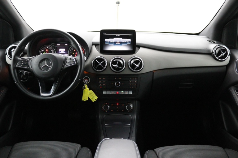 Mercedes-Benz B-klasse - 180 Lease Edition Plus 4