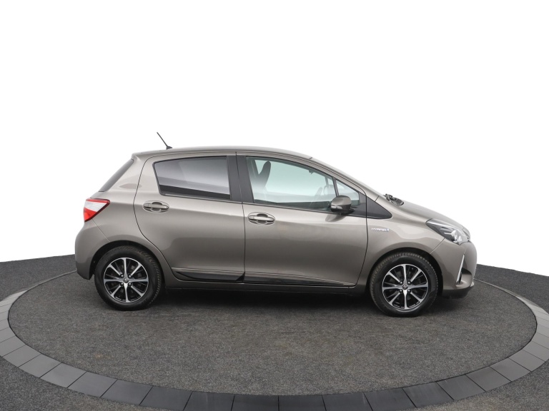 Toyota Yaris - 1.5 Hybrid Design Sport 13