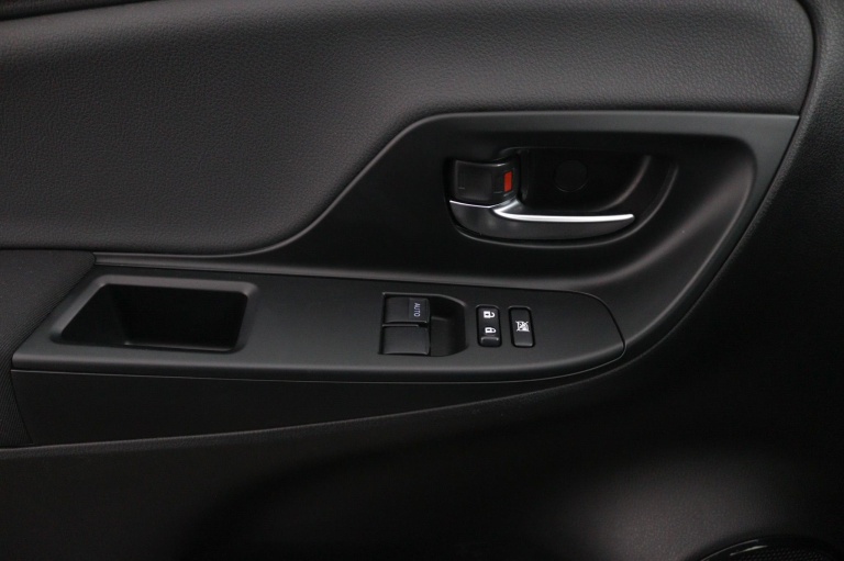 Toyota Yaris - 1.5 Hybrid Design Sport 28