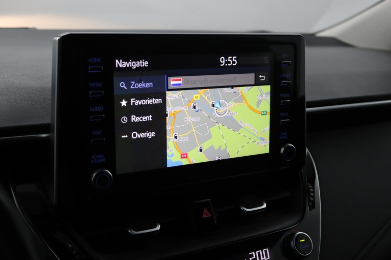 Toyota Corolla - 1.8 Hybrid First Edition Sedan 25