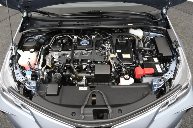 Toyota Corolla - 1.8 Hybrid First Edition Sedan 32