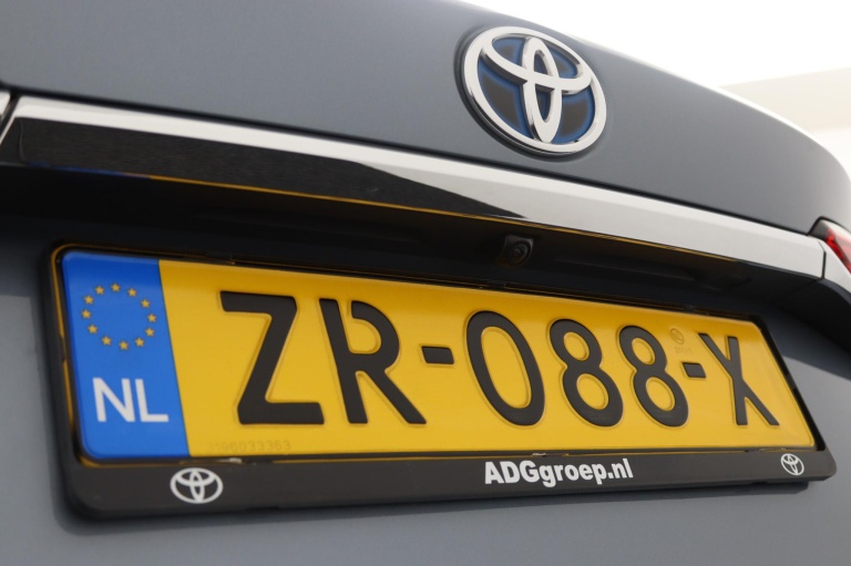 Toyota Corolla - 1.8 Hybrid First Edition Sedan 38