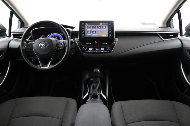 Toyota Corolla - 1.8 Hybrid First Edition Sedan 4