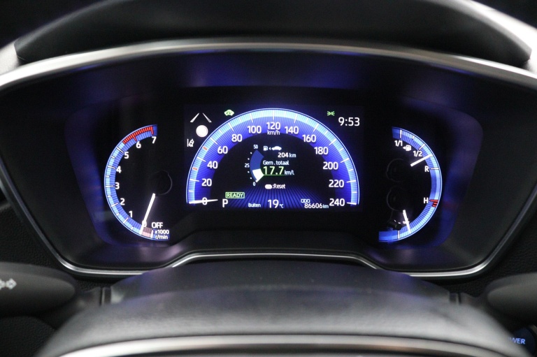 Toyota Corolla - 1.8 Hybrid First Edition Sedan 6