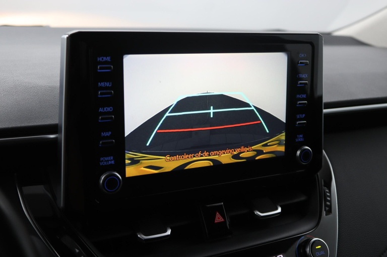 Toyota Corolla - 1.8 Hybrid First Edition Sedan 9