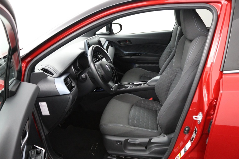 Toyota C-HR - 2.0 Hybrid Bi-Tone 17