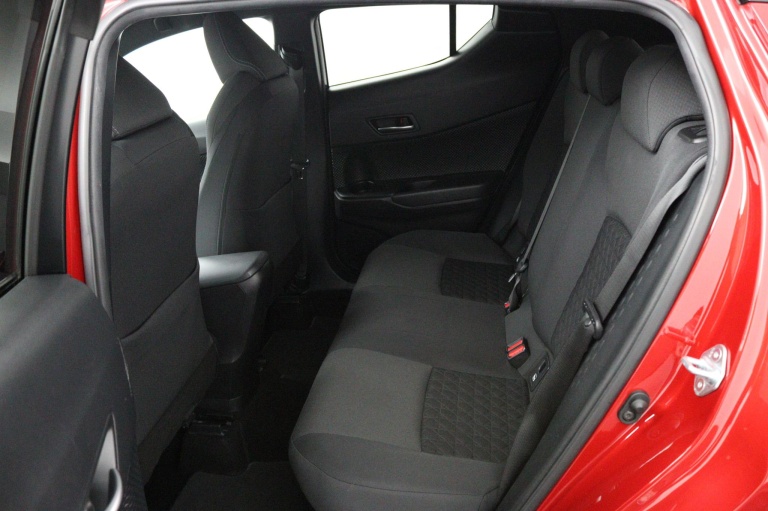 Toyota C-HR - 2.0 Hybrid Bi-Tone 18