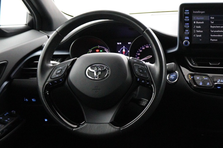Toyota C-HR - 2.0 Hybrid Bi-Tone 19