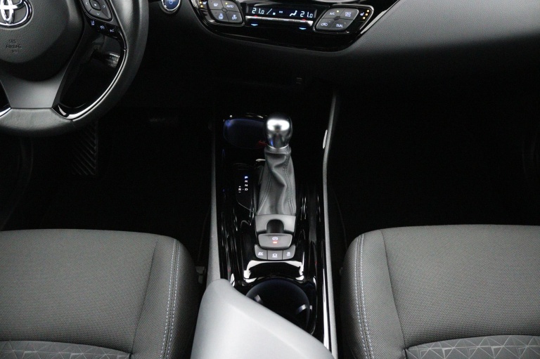 Toyota C-HR - 2.0 Hybrid Bi-Tone 26