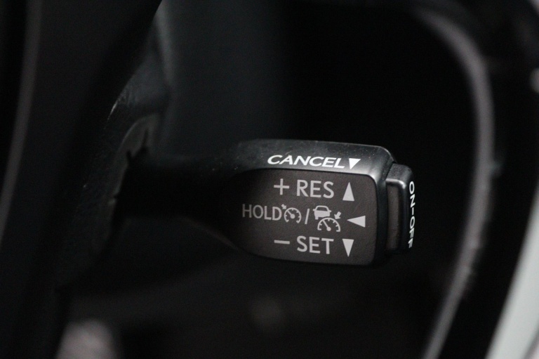 Toyota C-HR - 2.0 Hybrid Bi-Tone 30