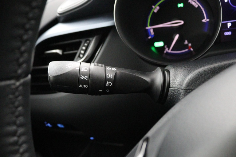 Toyota C-HR - 2.0 Hybrid Bi-Tone 31