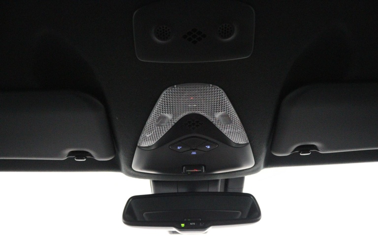 Toyota C-HR - 2.0 Hybrid Bi-Tone 33