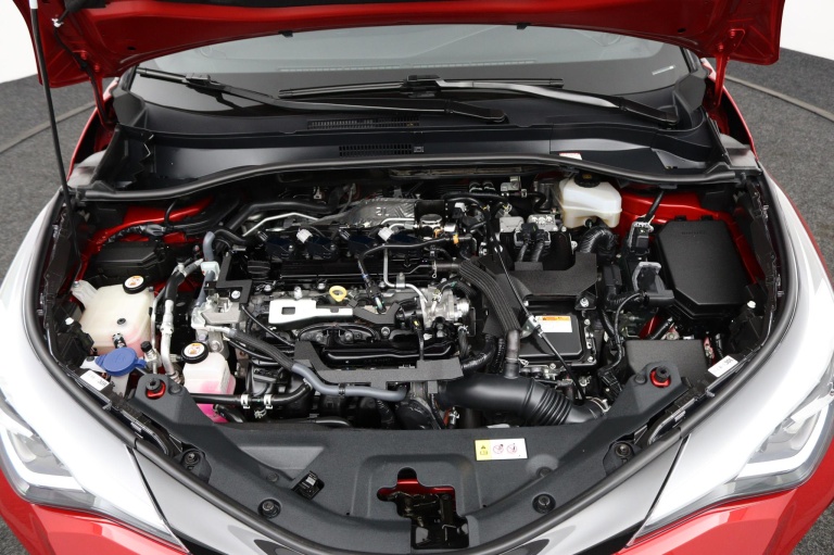 Toyota C-HR - 2.0 Hybrid Bi-Tone 35