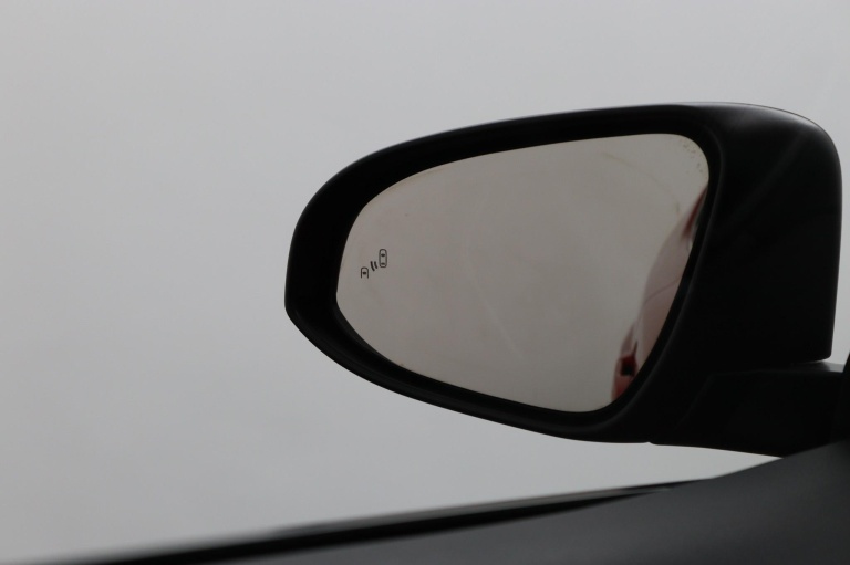 Toyota C-HR - 2.0 Hybrid Bi-Tone 37