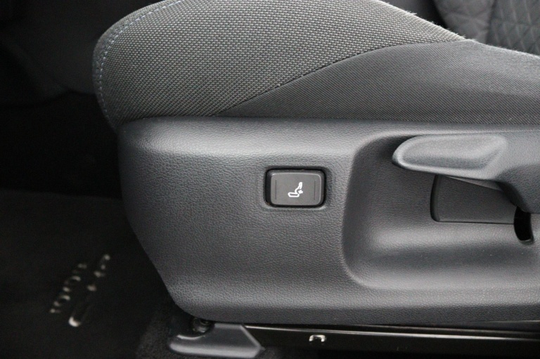 Toyota C-HR - 2.0 Hybrid Bi-Tone 39