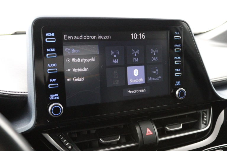 Toyota C-HR - 2.0 Hybrid Bi-Tone 44